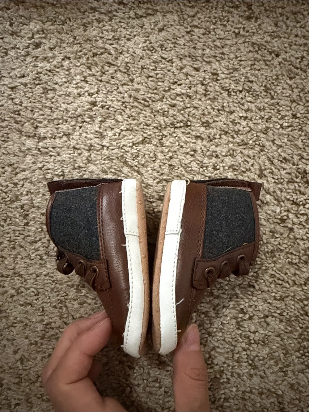 Old Navy Brown Faux-Leather High-Top Baby Sneakers (baby 3-6 months )  🔆open to